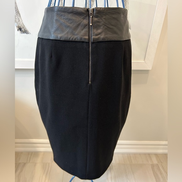 Club Monaco faux wrap skirt with real leather waistband. Size 2 - Picture 3 of 4